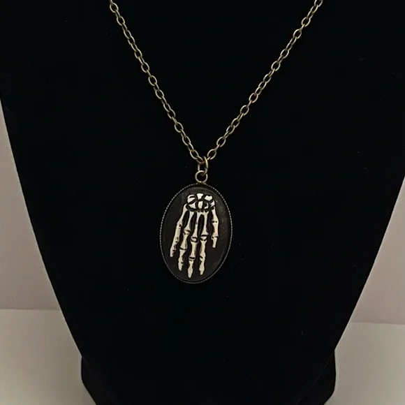 Necklace - Picture 2 of 8